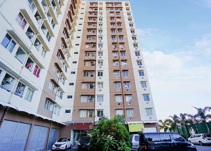 Vaccinated Staff - OYO Flagship 910 Menara Rungkut Surabaya