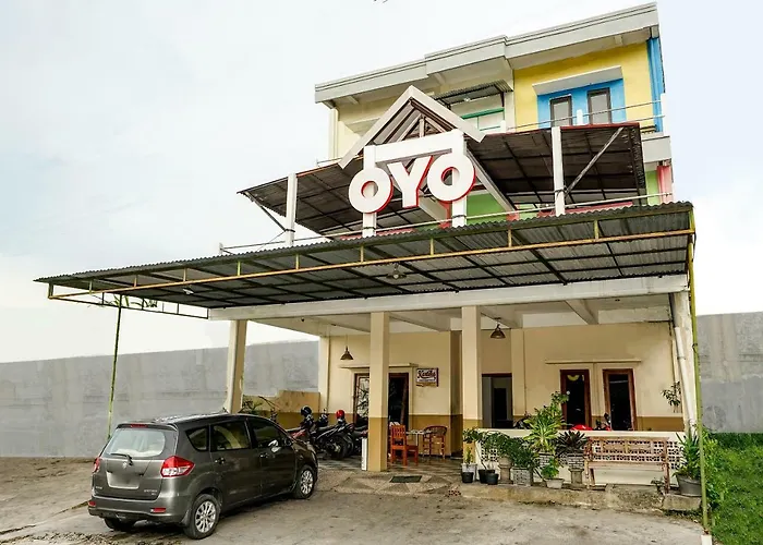 Kartika Syariah Homestay by Stayku Surabaya